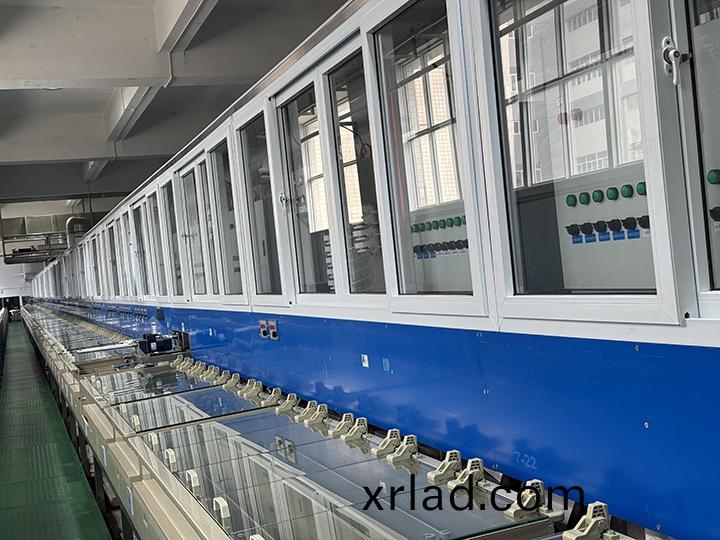 電鍍(du)生(sheng)産(chan)線(xian)